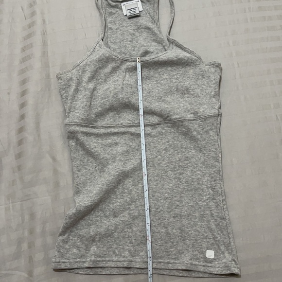 Abercrombie & Fitch gym top with shelf bra - Picture 8 of 8